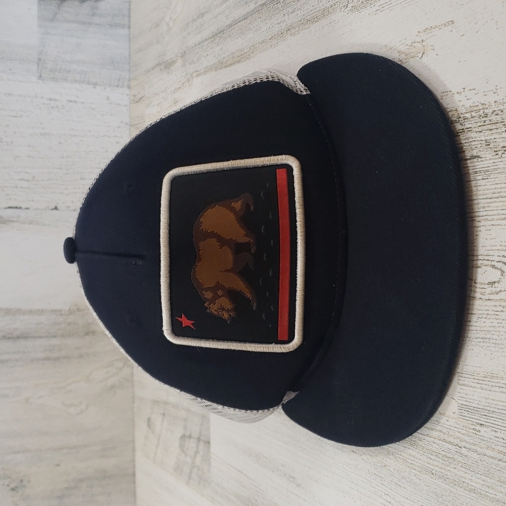 California Republic dark navy and white mesh trucker hat baseball cap adjustable